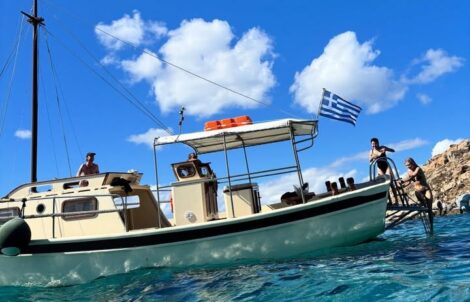 How to Plan Your First Boat Charter in Mykonos